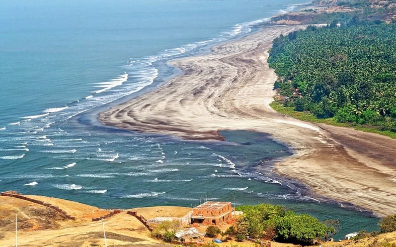Karde beach near Dapoli, where the dolphin boats leave from